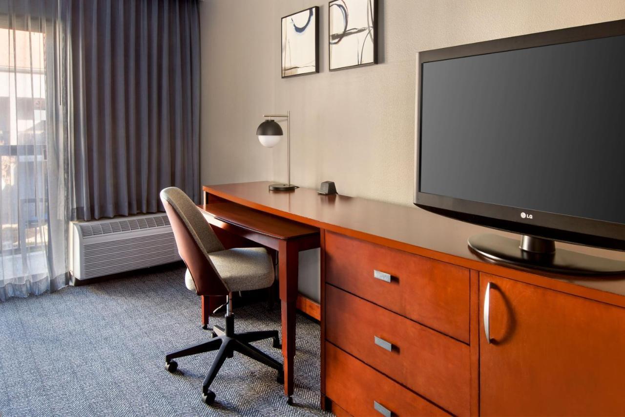 Courtyard By Marriott Tarrytown Westchester County Экстерьер фото