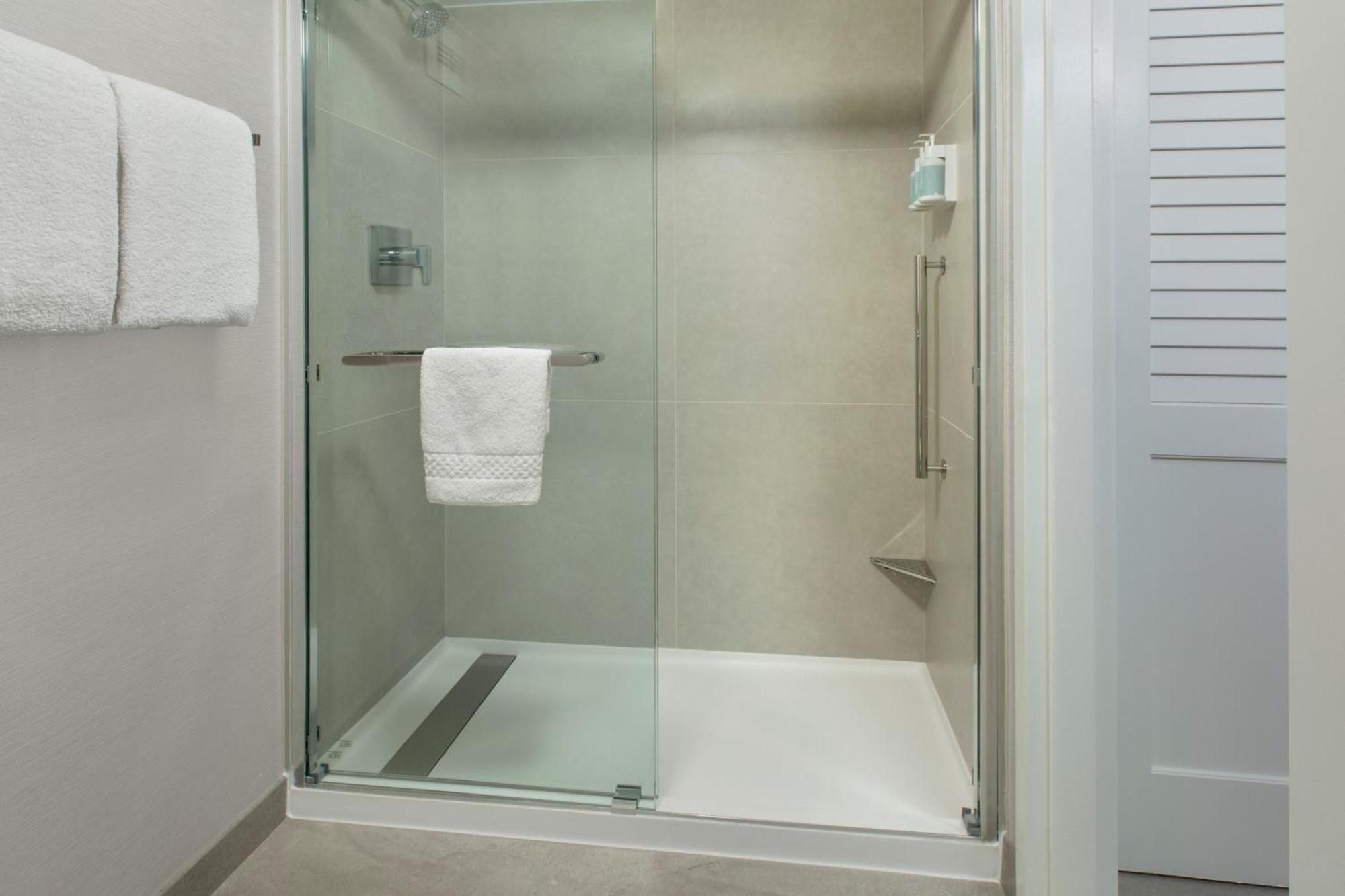 Courtyard By Marriott Tarrytown Westchester County Экстерьер фото