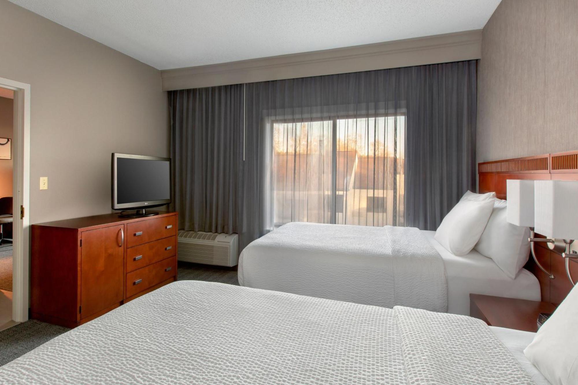 Courtyard By Marriott Tarrytown Westchester County Экстерьер фото