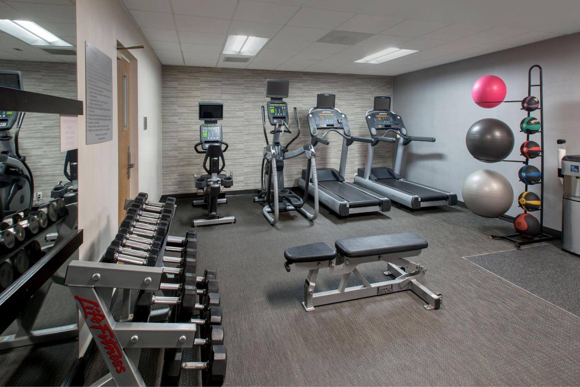 Courtyard By Marriott Tarrytown Westchester County Экстерьер фото