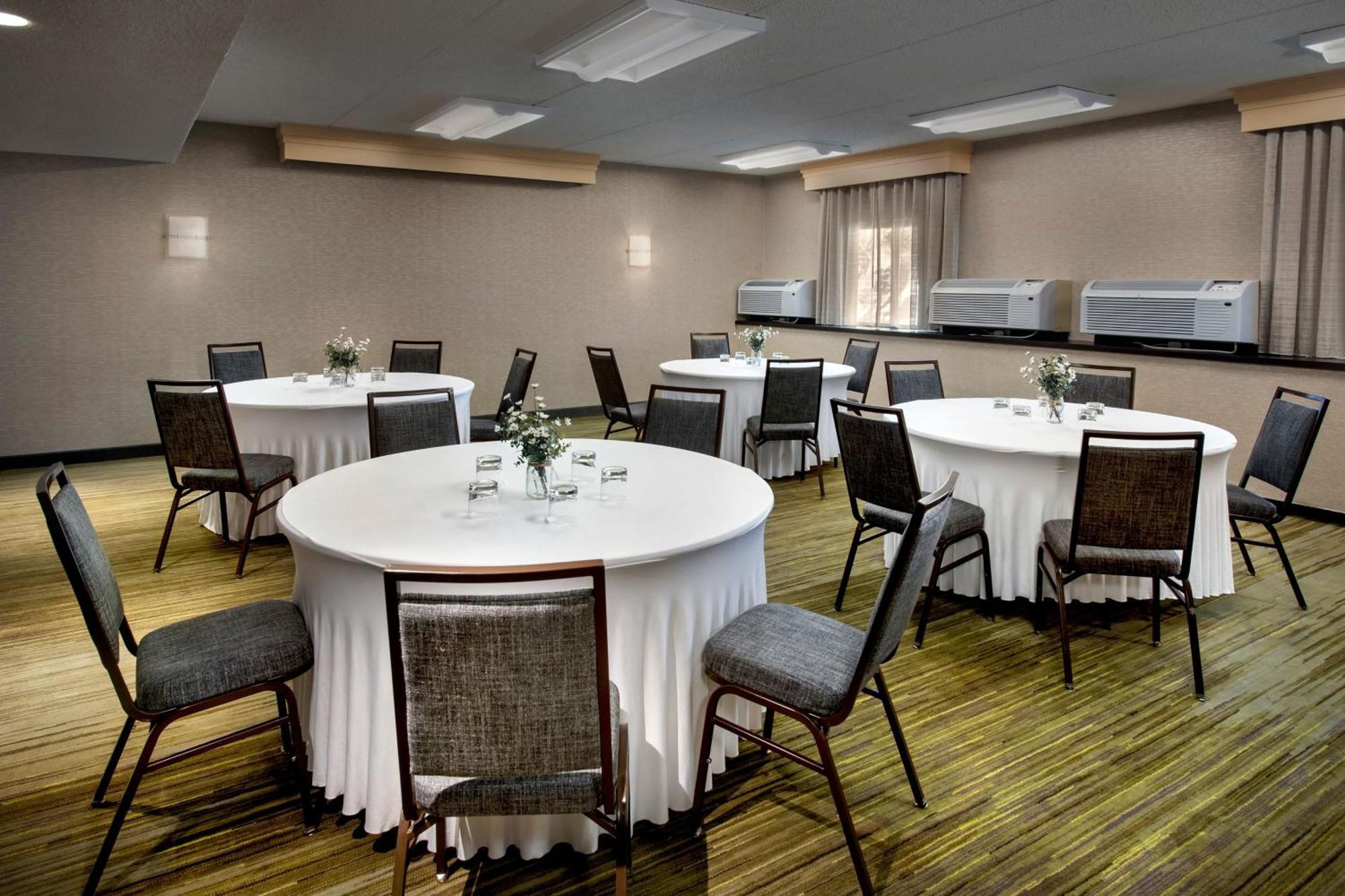 Courtyard By Marriott Tarrytown Westchester County Экстерьер фото